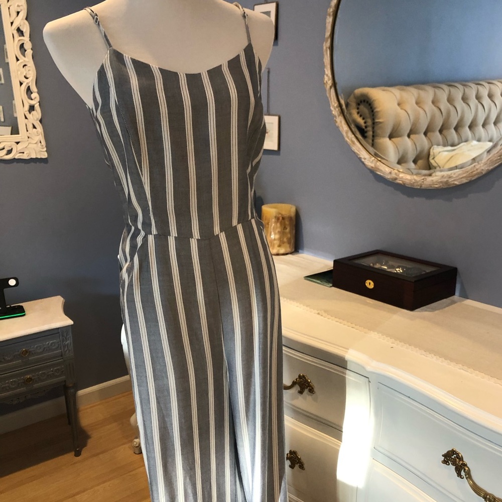 Grey & White tailored jumpsuit: Size 4